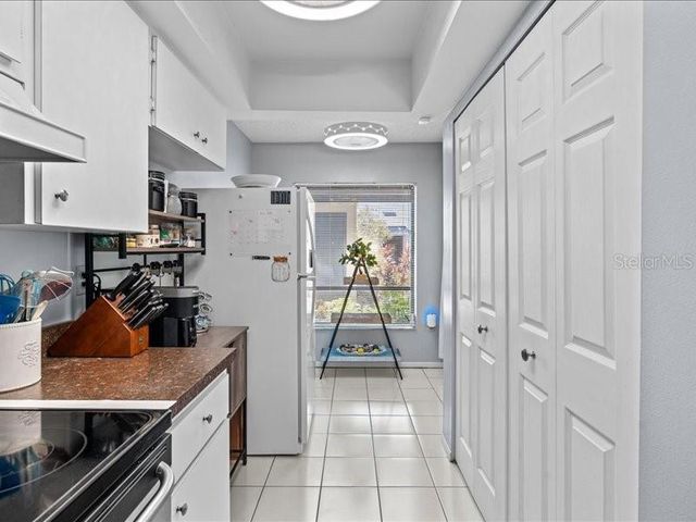 7364 CLOISTER DRIVE 7364, Sarasota, FL 34231