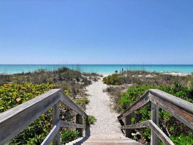 7364 CLOISTER DRIVE 7364, Sarasota, FL 34231