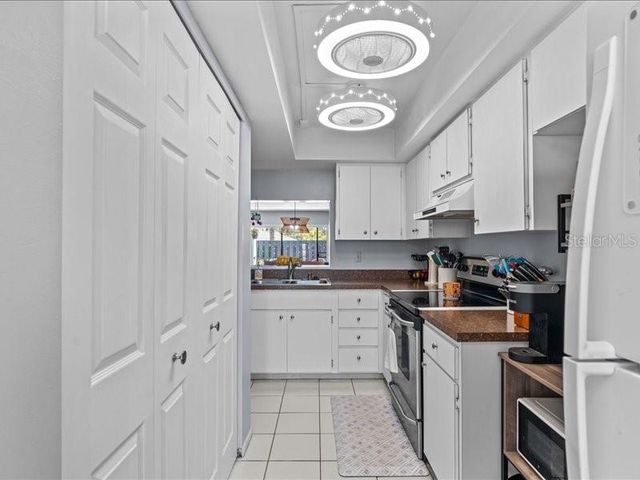 7364 CLOISTER DRIVE 7364, Sarasota, FL 34231