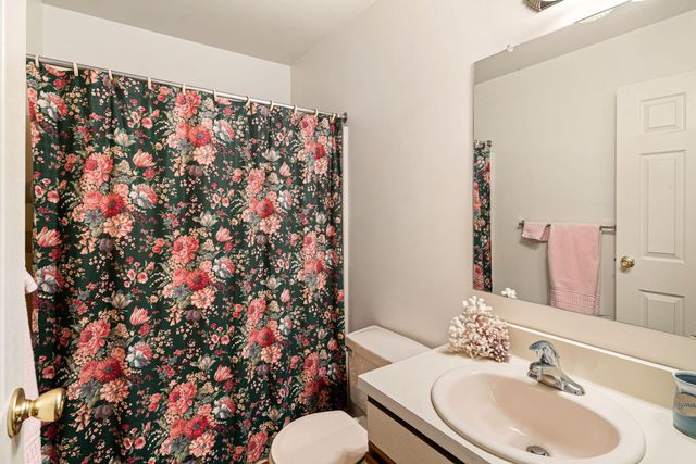 2198 HARBOUR DR, Palmyra, NJ 08065