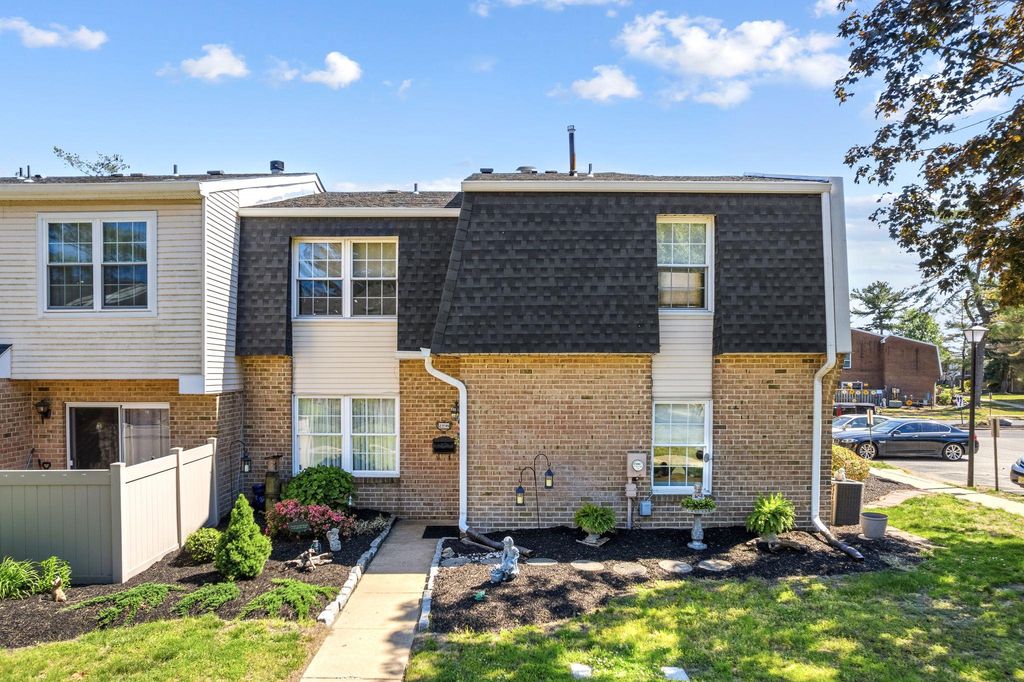 2198 HARBOUR DR, Palmyra, NJ 08065
