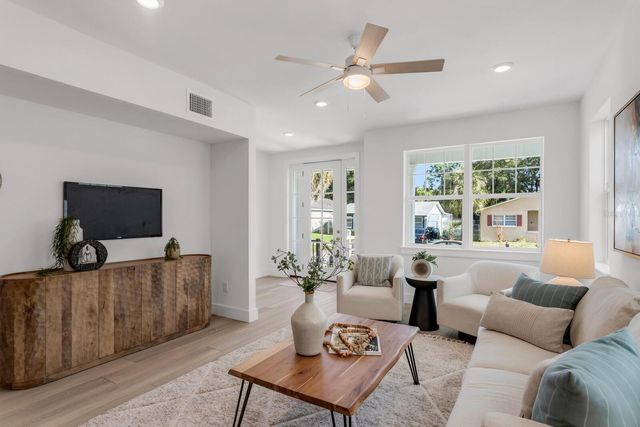 1912 W CHESTNUT STREET, Tampa, FL 33607