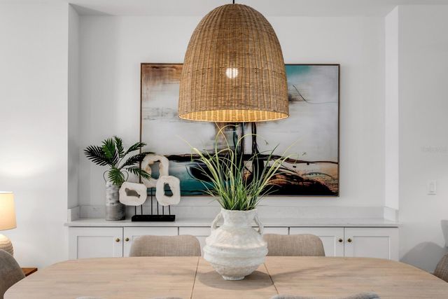 1912 W CHESTNUT STREET, Tampa, FL 33607