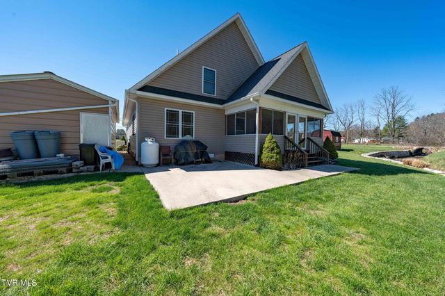 2144 Highway 421 N, Mountain City, TN 37683