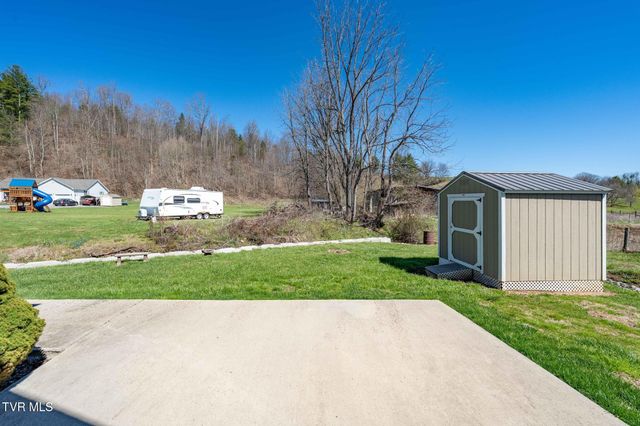 2144 Highway 421 N, Mountain City, TN 37683