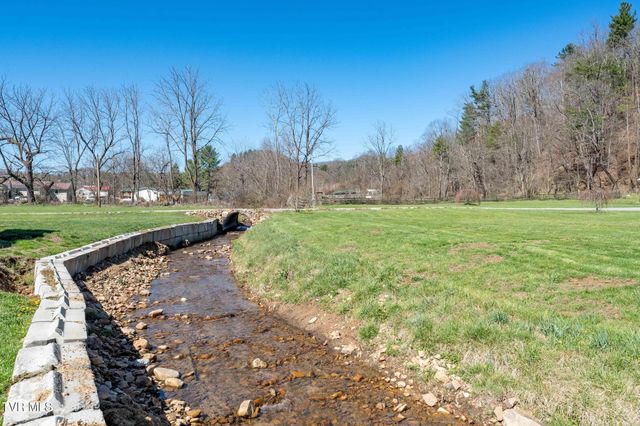 2144 Highway 421 N, Mountain City, TN 37683