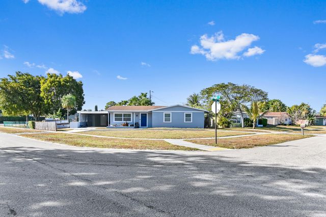 6491 Mackinac Road, Lake Worth, FL 33462