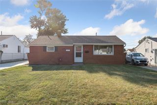 6470 Sandfield Drive, Brook Park, OH 44142