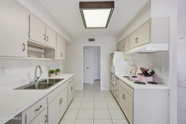 10426 W SUN CITY Boulevard, Sun City, AZ 85351