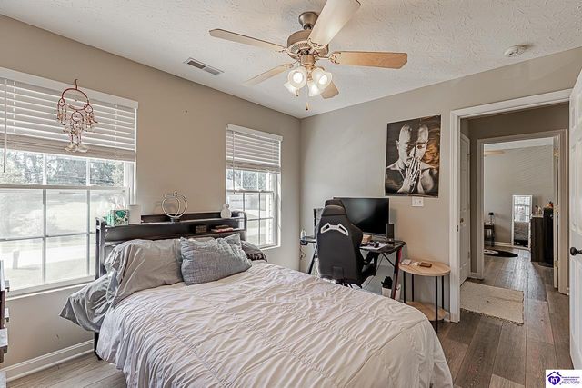 124 W Mossy Creek Court, Elizabethtown, KY 42701