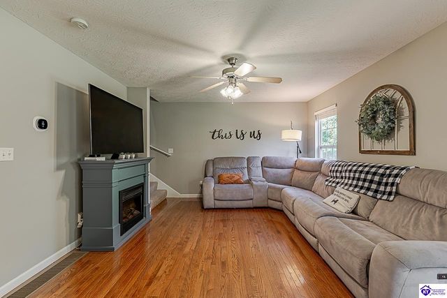 124 W Mossy Creek Court, Elizabethtown, KY 42701