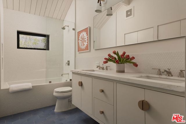 2304 Vestal Avenue, Los Angeles, CA 90026