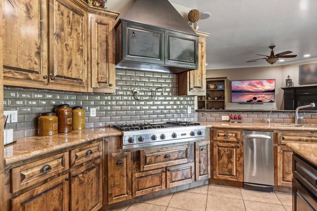 29533 E Chapman Way, Escalon, CA 95320