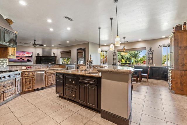 29533 E Chapman Way, Escalon, CA 95320