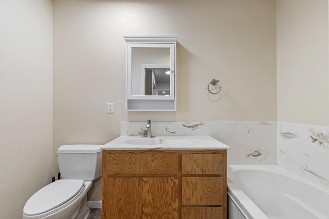 29533 E Chapman Way, Escalon, CA 95320