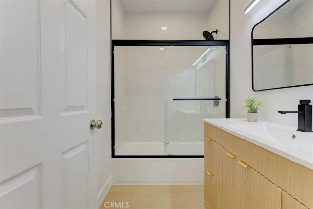 15044 Nordhoff Street 8, North Hills, CA 91343