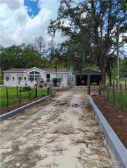 8420 N Calcutta Avenue, Dunnellon, FL 34433