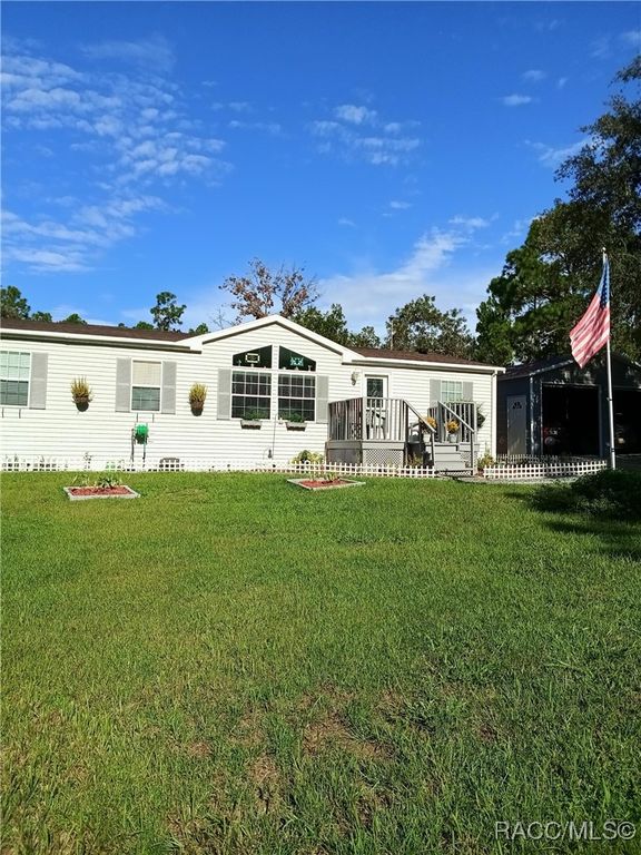 8420 N Calcutta Avenue, Dunnellon, FL 34433