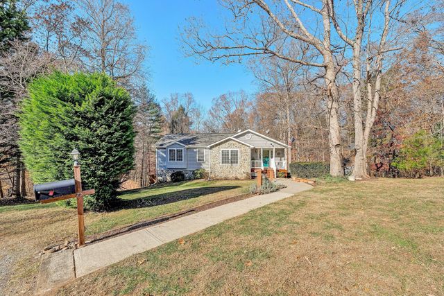25 Walnut Landing CIR, Hardy, VA 24101
