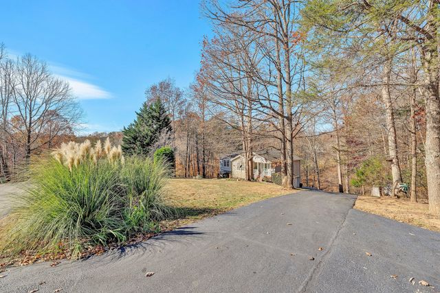 25 Walnut Landing CIR, Hardy, VA 24101