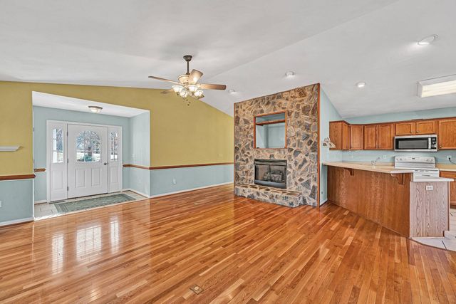 25 Walnut Landing CIR, Hardy, VA 24101