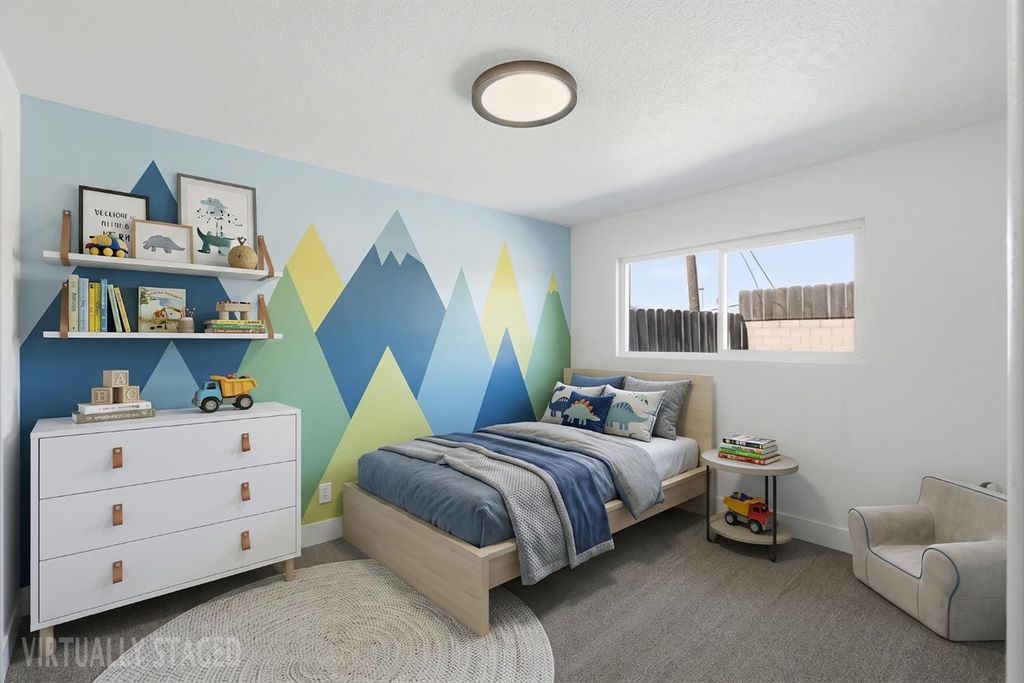 Image 15 of property listing at 821 W Fairmont Avenue, Clovis, CA 93612