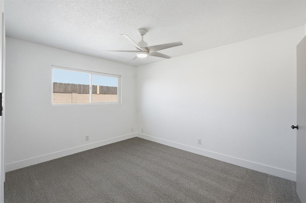 Image 17 of property listing at 821 W Fairmont Avenue, Clovis, CA 93612