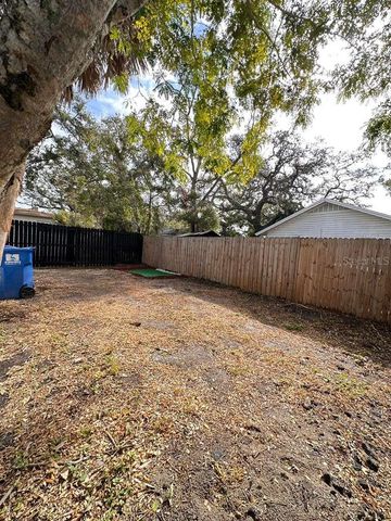 2100 AUBURN STREET S, St Petersburg, FL 33712