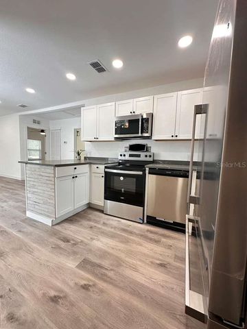 2100 AUBURN STREET S, St Petersburg, FL 33712