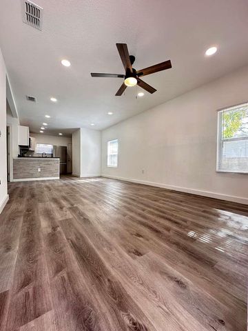 2100 AUBURN STREET S, St Petersburg, FL 33712