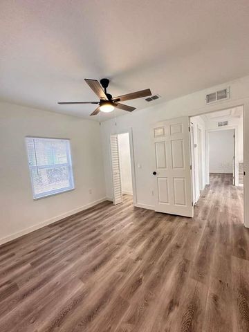 2100 AUBURN STREET S, St Petersburg, FL 33712