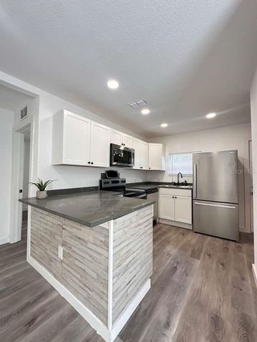 2100 AUBURN STREET S, St Petersburg, FL 33712