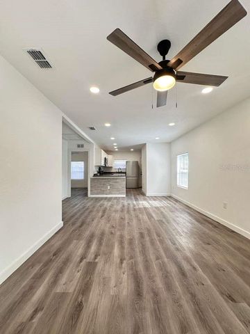 2100 AUBURN STREET S, St Petersburg, FL 33712