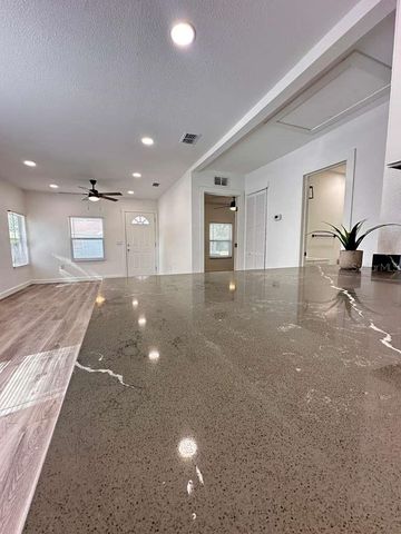 2100 AUBURN STREET S, St Petersburg, FL 33712