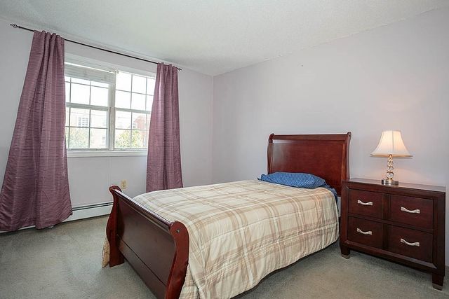 305 Pine St 6, Lowell, MA 01851