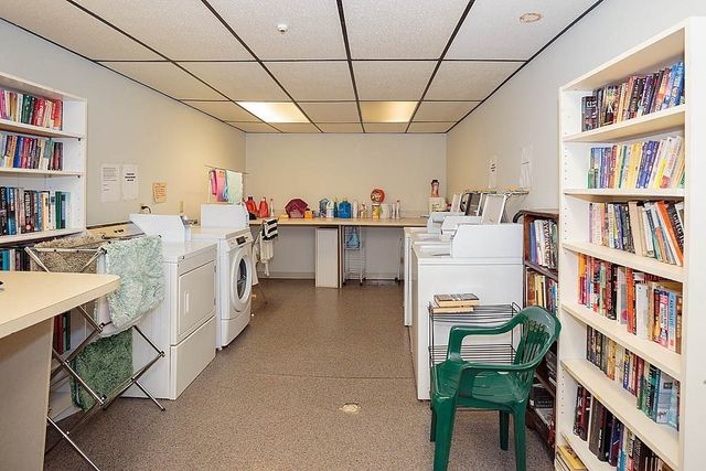 305 Pine St 6, Lowell, MA 01851