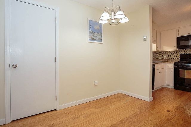 305 Pine St 6, Lowell, MA 01851
