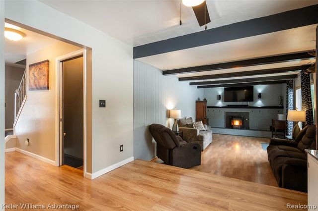 3801 Tara Drive, Highland, MI 48356