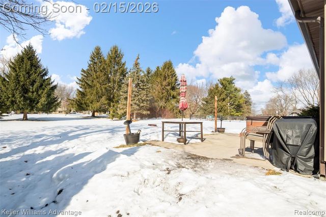 3801 Tara Drive, Highland, MI 48356