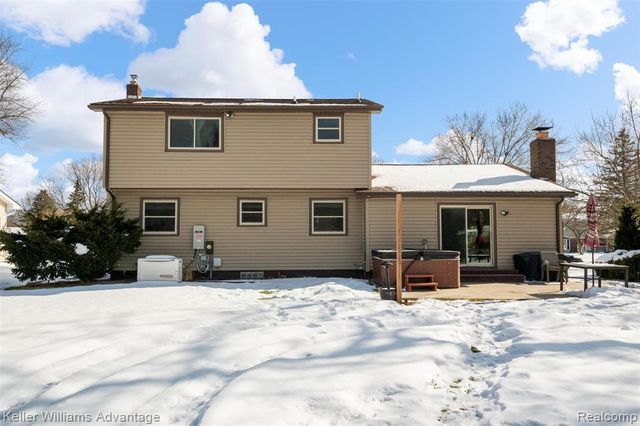 3801 Tara Drive, Highland, MI 48356