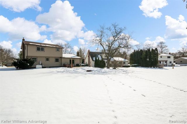 3801 Tara Drive, Highland, MI 48356