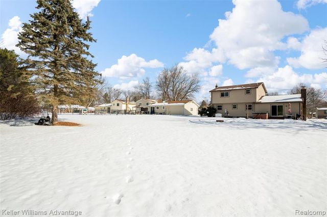 3801 Tara Drive, Highland, MI 48356