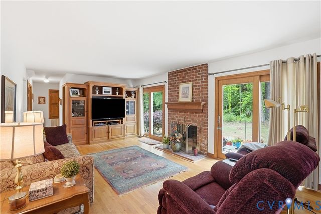 240 Vinita Cir, Henrico, VA 23238