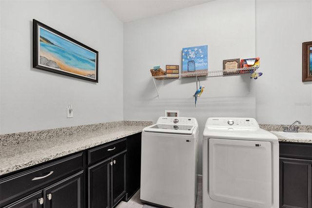 2437 YELLOW BRICK ROAD, St Cloud, FL 34772