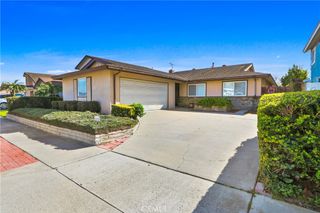 4880 Hazelnut Ave, Seal Beach, CA 90740