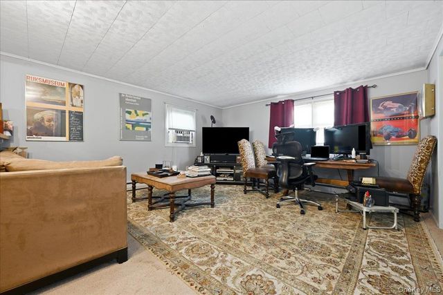 23 Hampshire Drive, Farmingdale, NY 11735