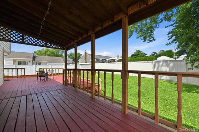 23 Hampshire Drive, Farmingdale, NY 11735