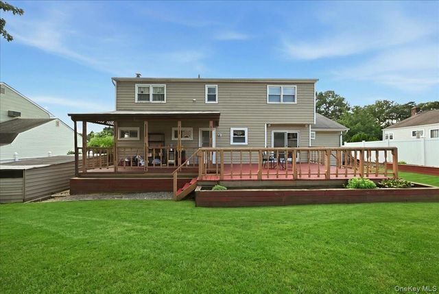 23 Hampshire Drive, Farmingdale, NY 11735