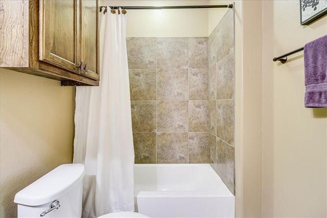 6241 Lago Vista Dr, Corpus Christi, TX 78414