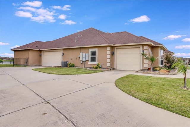 6241 Lago Vista Dr, Corpus Christi, TX 78414